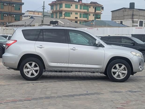 Toyota Vanguard 2007 Silver
