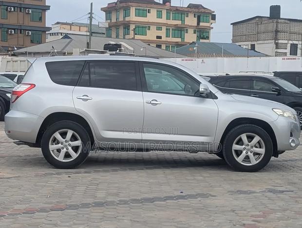 Toyota Vanguard 2007 Silver