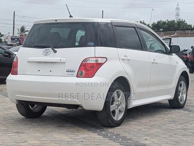 Toyota IST 2005 White