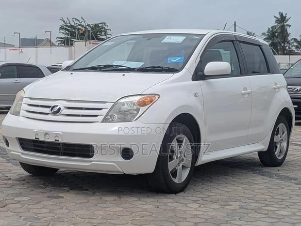 Toyota IST 2005 White