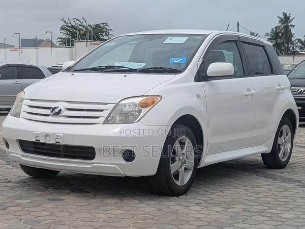 Toyota IST 2005 White