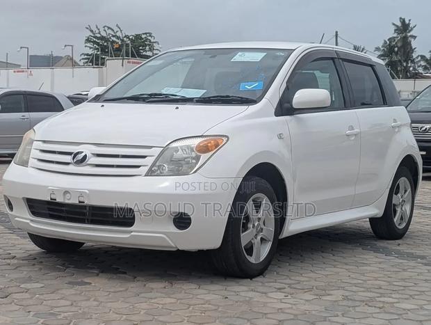 Toyota IST 2005 White