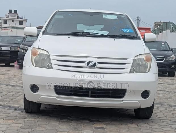 Toyota IST 2005 White