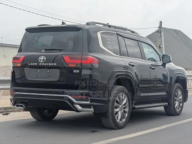 New Toyota Land Cruiser LC300 2024 Black
