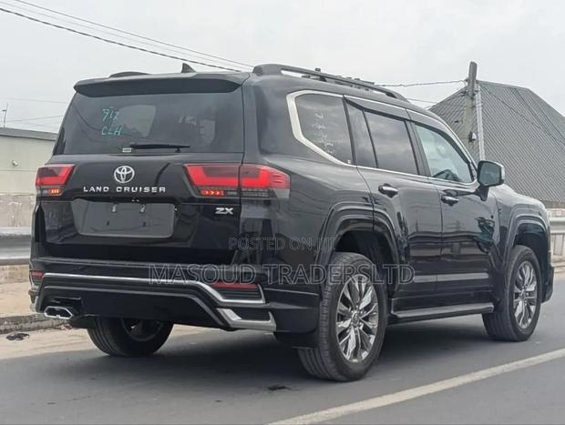New Toyota Land Cruiser LC300 2024 Black