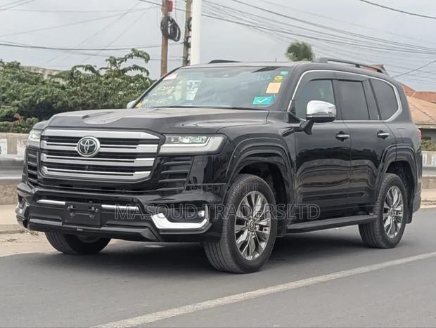 New Toyota Land Cruiser LC300 2024 Black