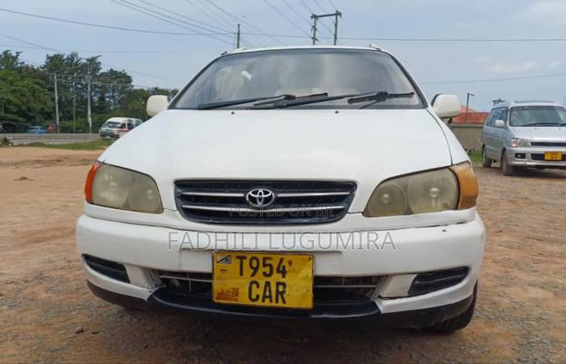 Toyota Ipsum 2000 White