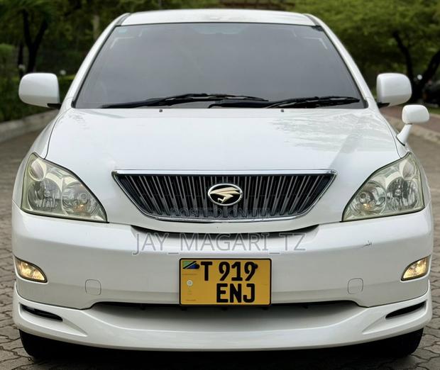 Toyota Harrier 2005 White