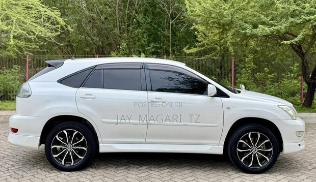 Toyota Harrier 2005 White