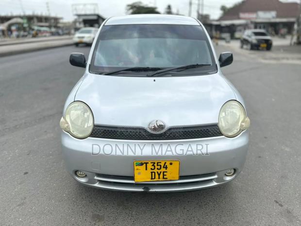 Toyota Sienta 1.5 AWD 2006 Silver