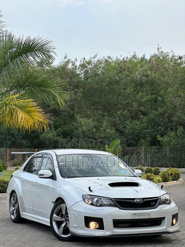 Subaru Impreza WRX STI 2.0 AWD 2010 White