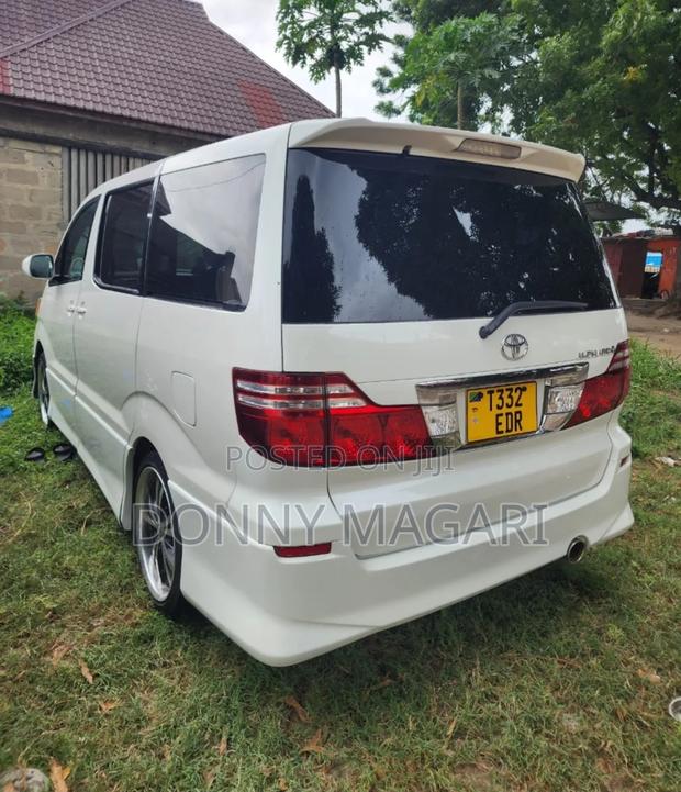 Toyota Alphard 2.4 Petrol AWD 2006 White