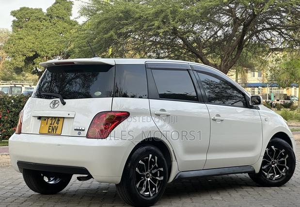 Toyota IST 2004 White