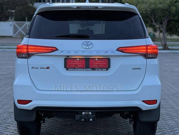 Toyota Fortuner 2022 White