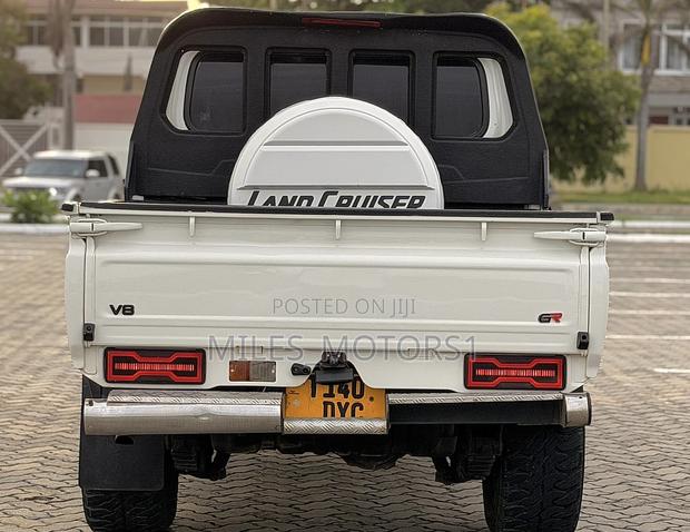 Toyota Land Cruiser 2016 White