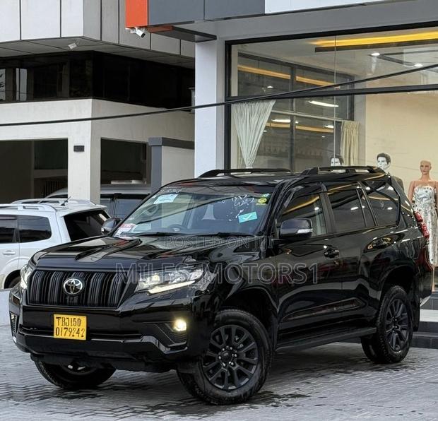 Toyota Land Cruiser Prado 2024 Black