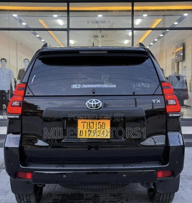 Toyota Land Cruiser Prado 2024 Black