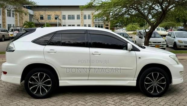 Toyota Harrier 2006 White