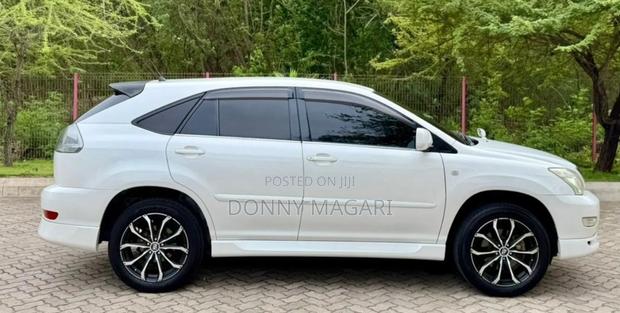 Toyota Harrier 2006 White