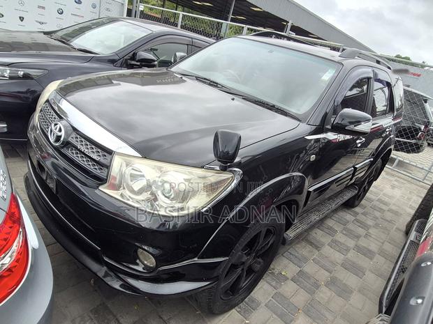 Toyota Fortuner 2.7 RWD 2005 Black