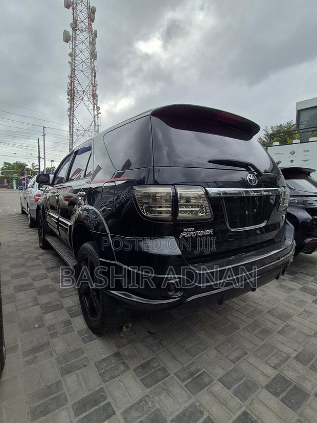 Toyota Fortuner 2.7 RWD 2005 Black
