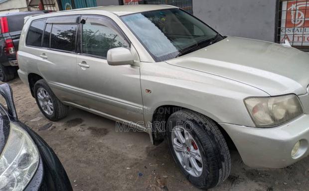 Toyota Kluger 2005 Silver