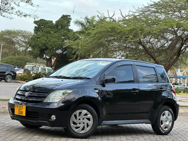 Toyota IST 2005 Black