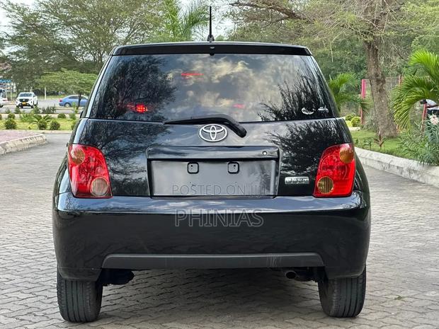 Toyota IST 2005 Black