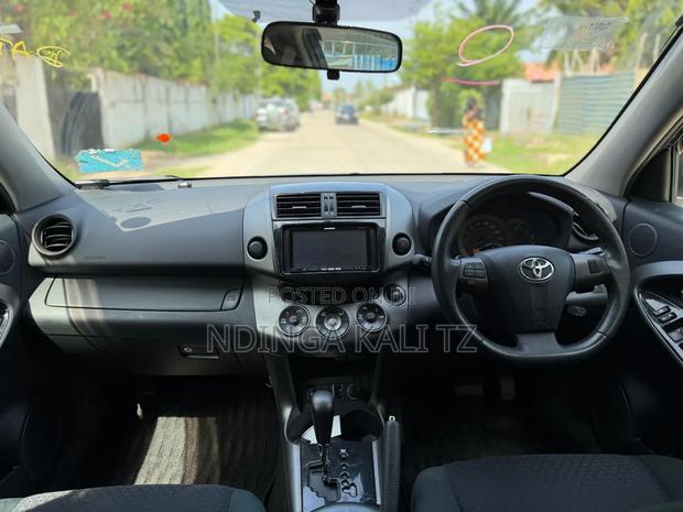 Toyota Vanguard 2011 Black