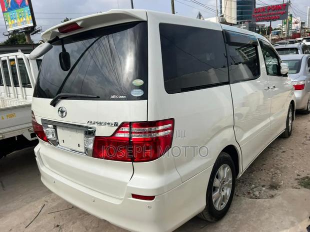 Toyota Alphard 2.4 Petrol AWD 2006 White