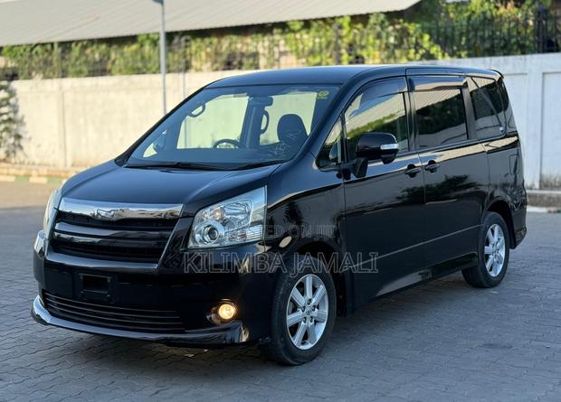 Toyota Noah 2009 Black