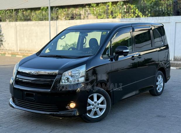 Toyota Noah 2009 Black