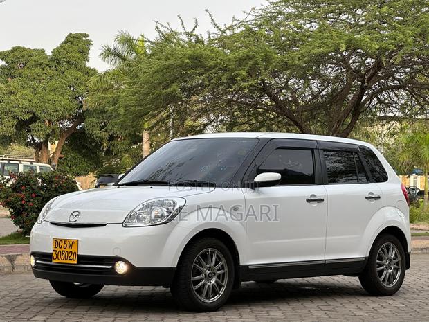Mazda Verisa 2006 White