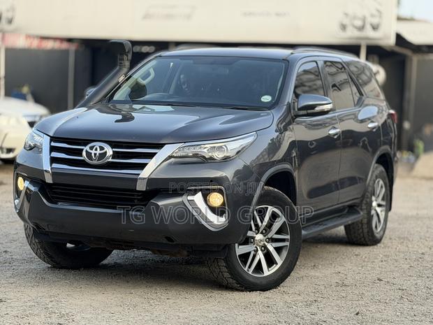 Toyota Fortuner 2.8 D AWD 2018 Gray
