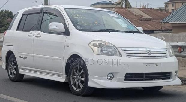 Toyota Raum 2006 White