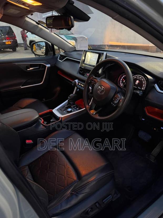 Toyota RAV4 2020 White