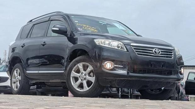 Toyota Vanguard 2013 Black
