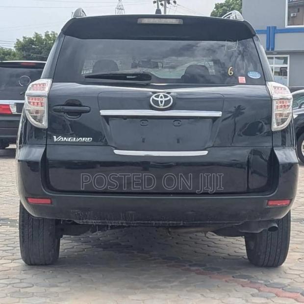 Toyota Vanguard 2013 Black