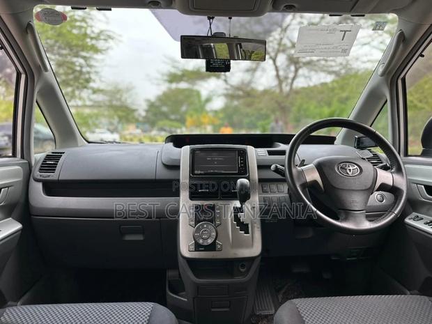 Toyota Noah 2008 Silver