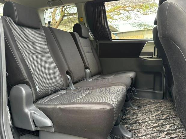 Toyota Noah 2008 Silver