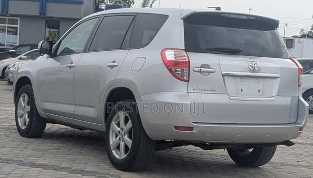 Toyota Vanguard 2007 Silver