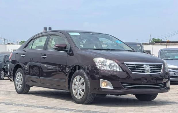 Toyota Premio 2013 Maroon
