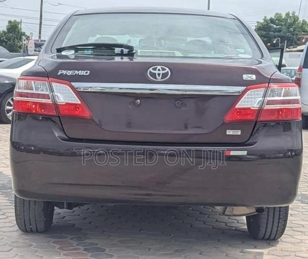Toyota Premio 2013 Maroon