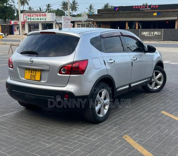 Nissan Dualis 2012 Silver