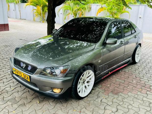 Toyota Altezza 2001 Gray