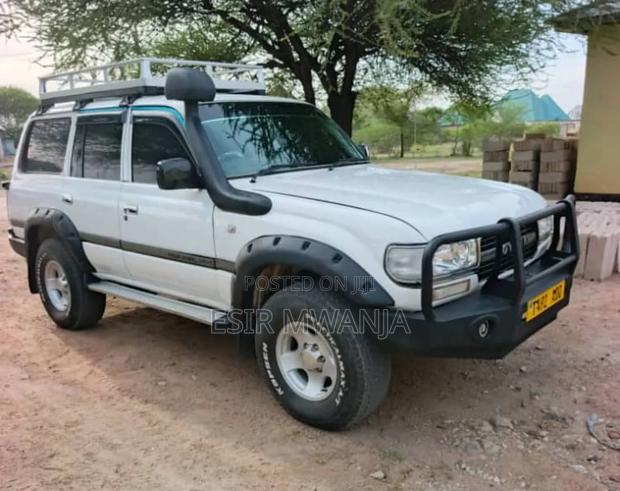 Toyota Land Cruiser 1998 White