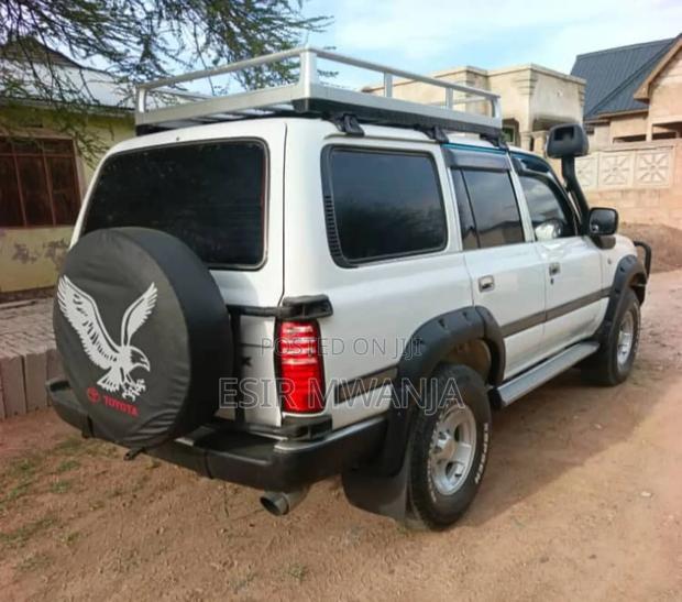 Toyota Land Cruiser 1998 White
