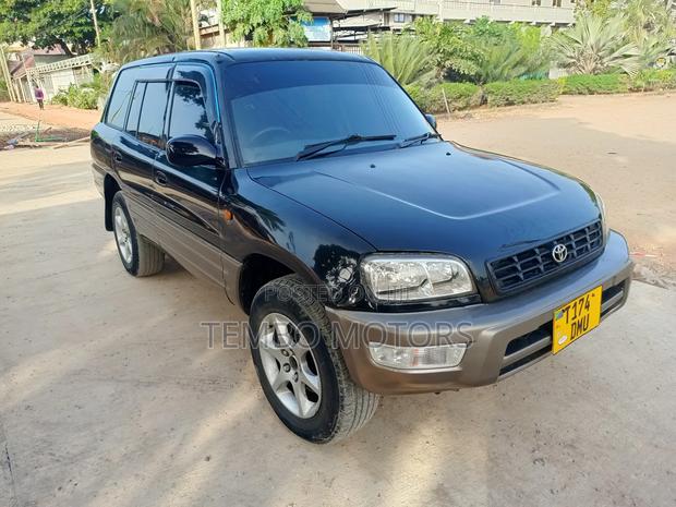 Toyota RAV4 1999 Black