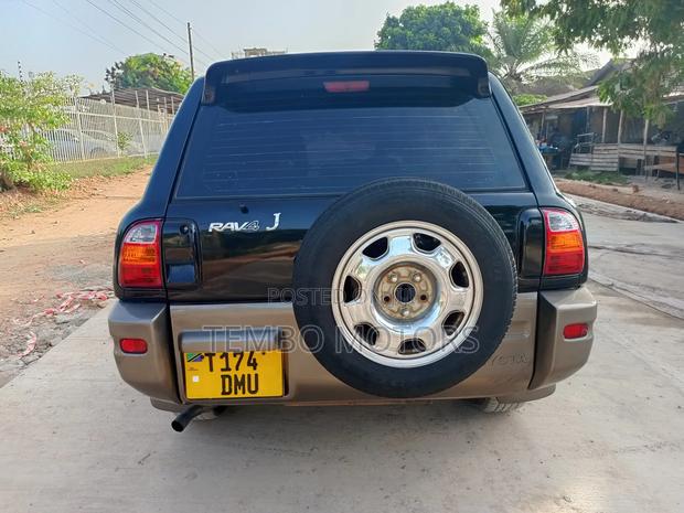 Toyota RAV4 1999 Black