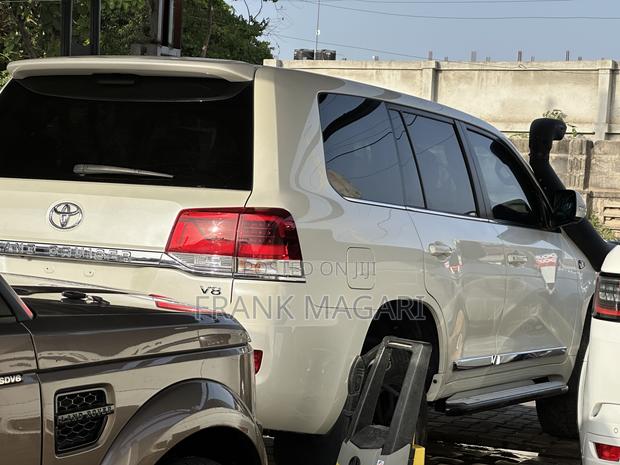 Toyota Land Cruiser 2020 White